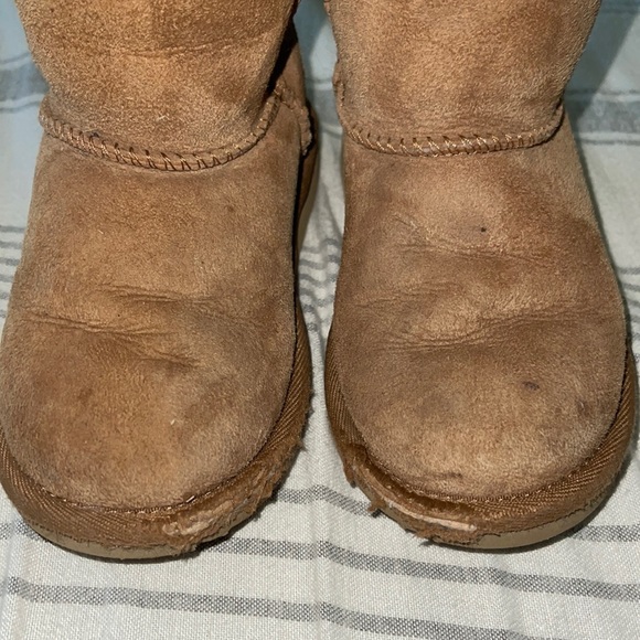 Toddler Chestnut Uggs - Picture 2 of 7